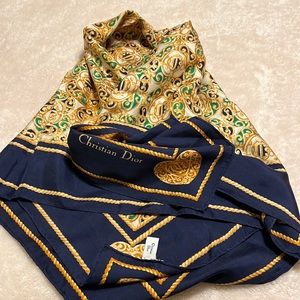 Dior 🧣 scarf silk